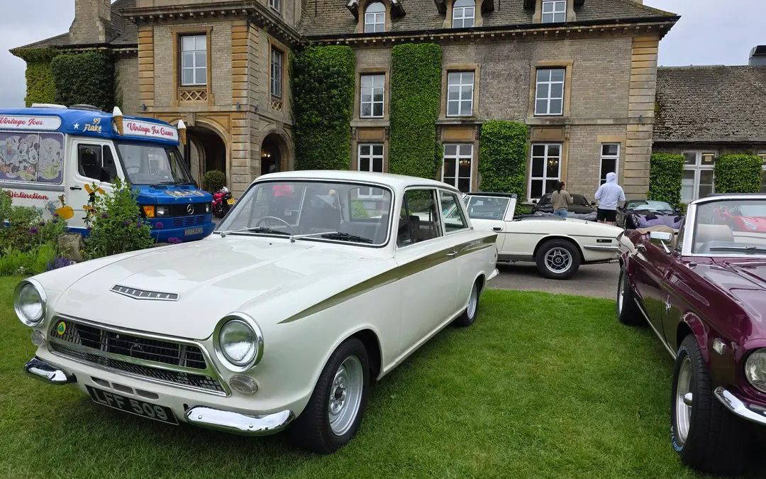 Ford Cortina
